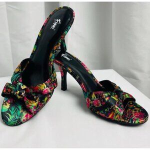 NWT Fioni kitten heel floral print slip on heels size 9‎